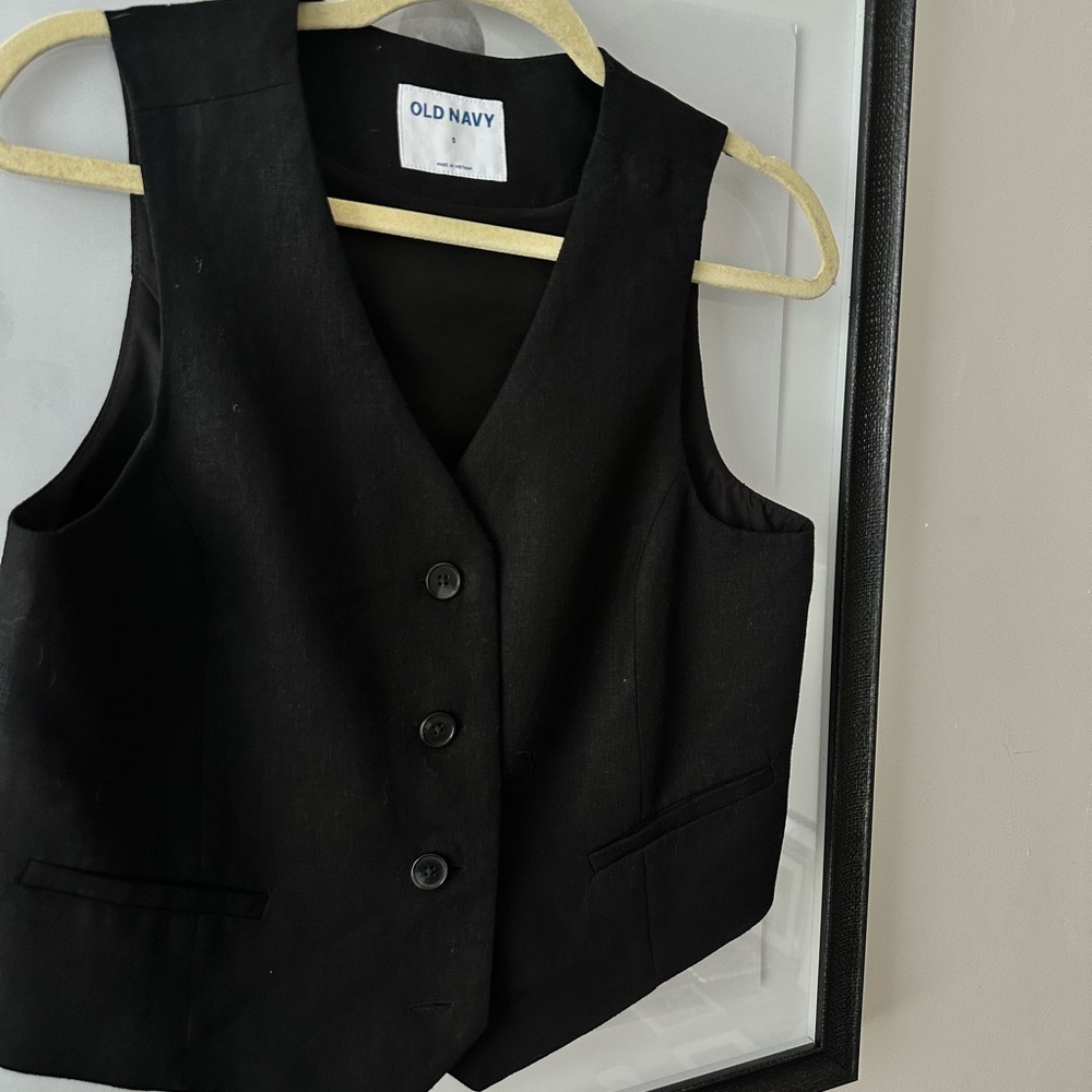 Old Navy Charcoal Sleeveless Vest